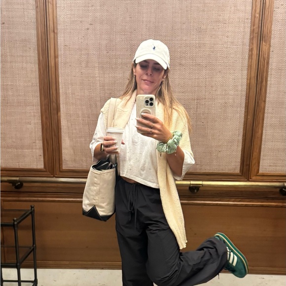 Meet your Posher, Chelsey - Picture 2 of 2